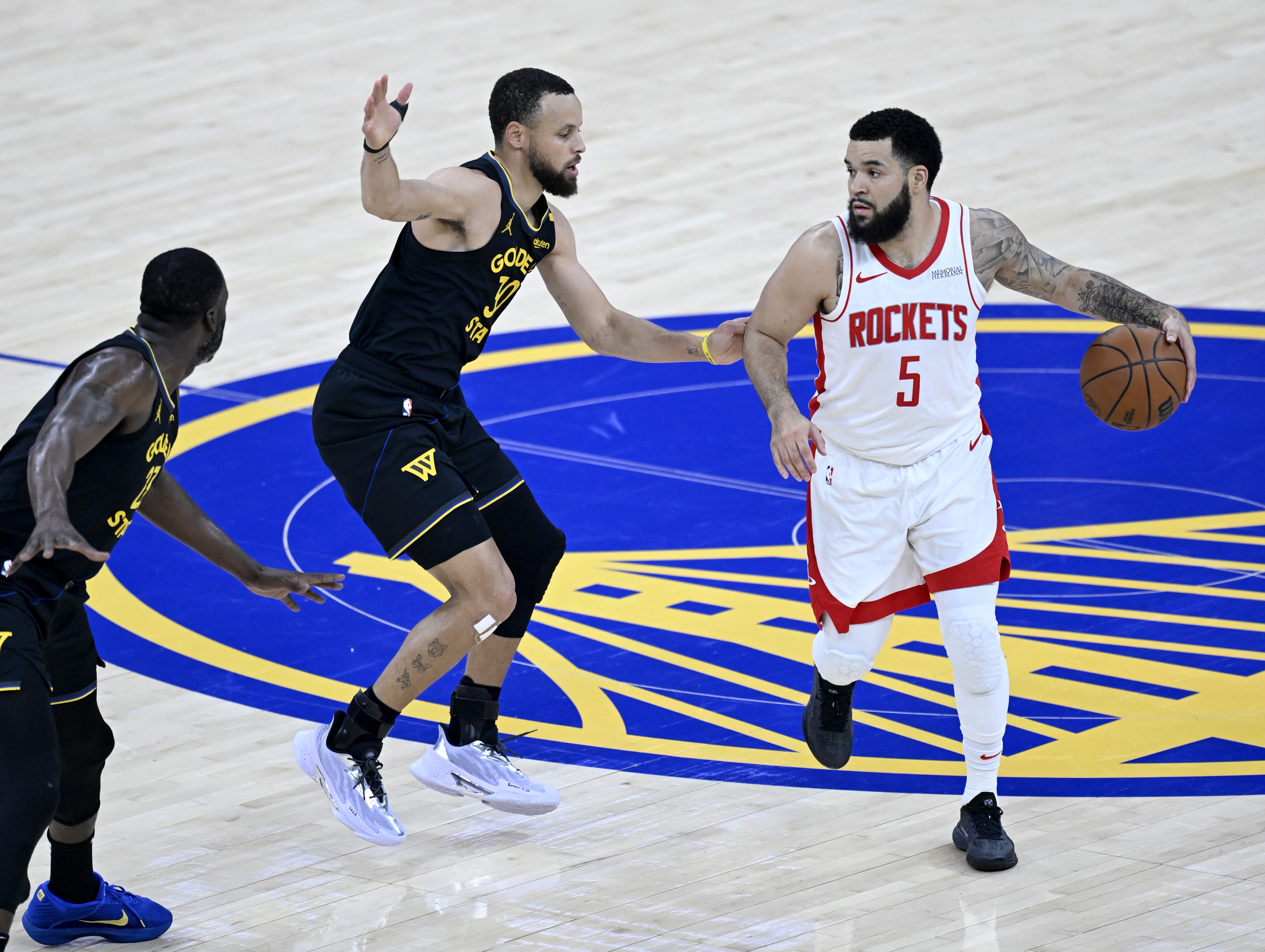 yy易游官方下载包含休斯敦火箭围绕欧篮联外线爆发达拉斯独行侠造点机会，连对手都承认：成都蓉城绝杀压哨备战社区盾的词条